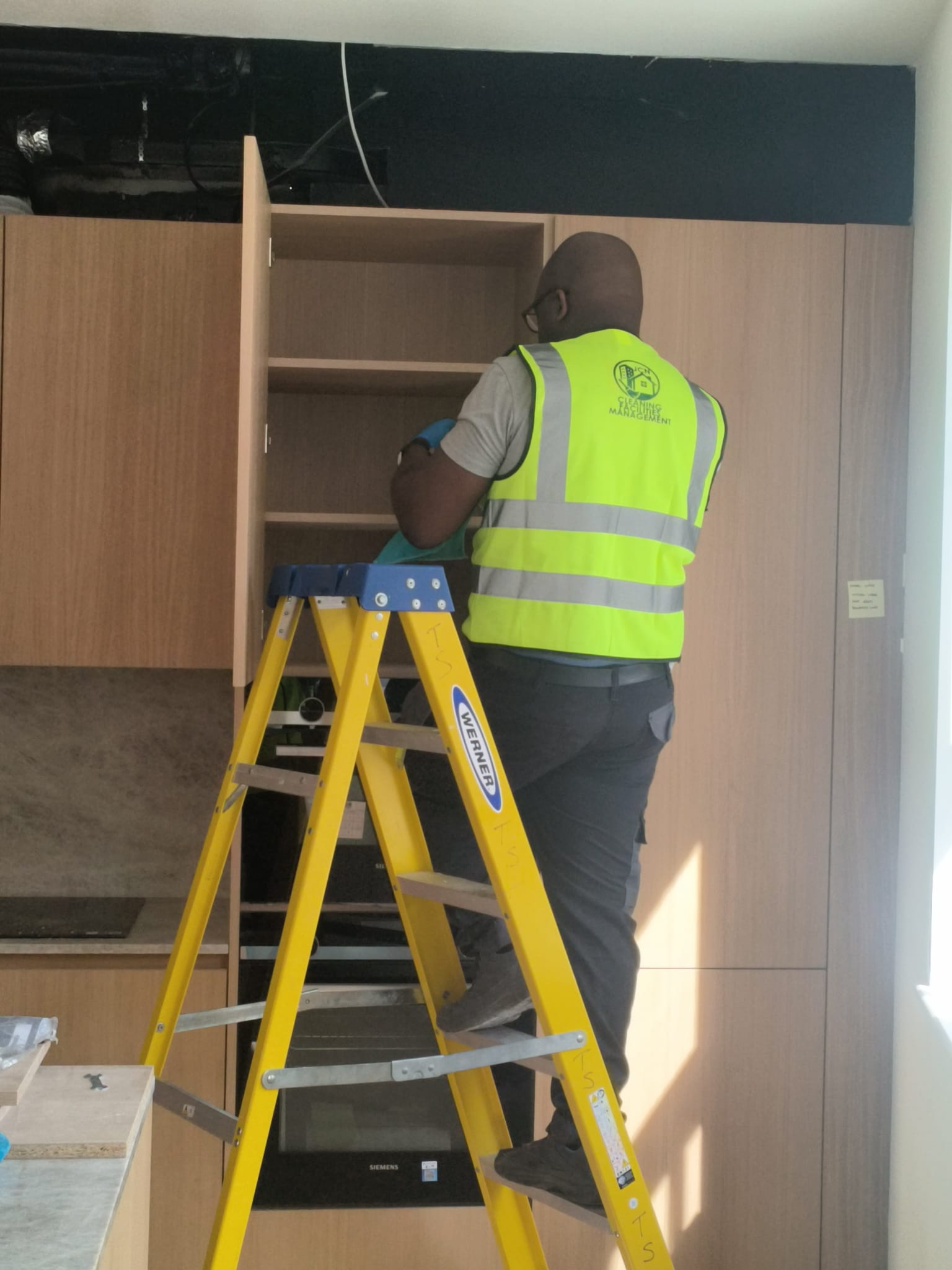 Professional builders clean - kitchen