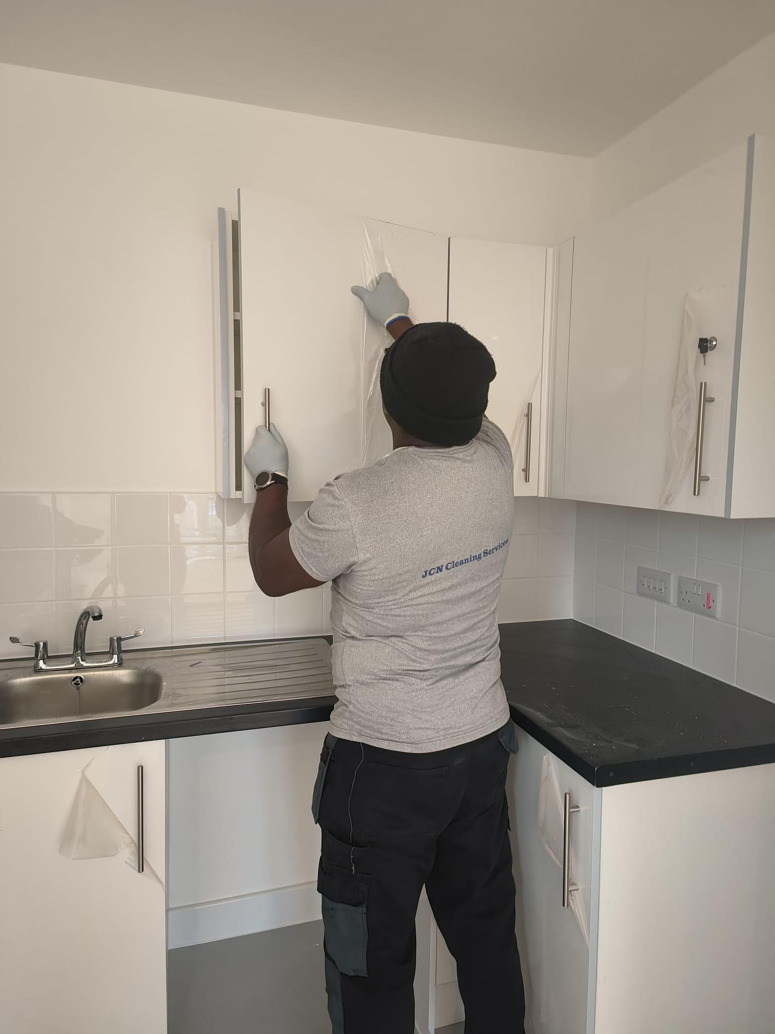 Before and after builders clean - Hertfordshire property